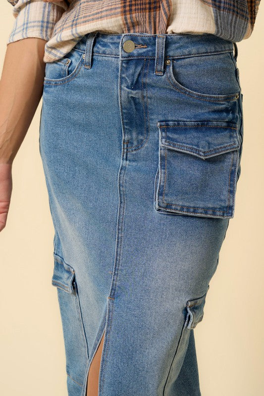 تنورة جينز ماكسي باللون الأزرق
