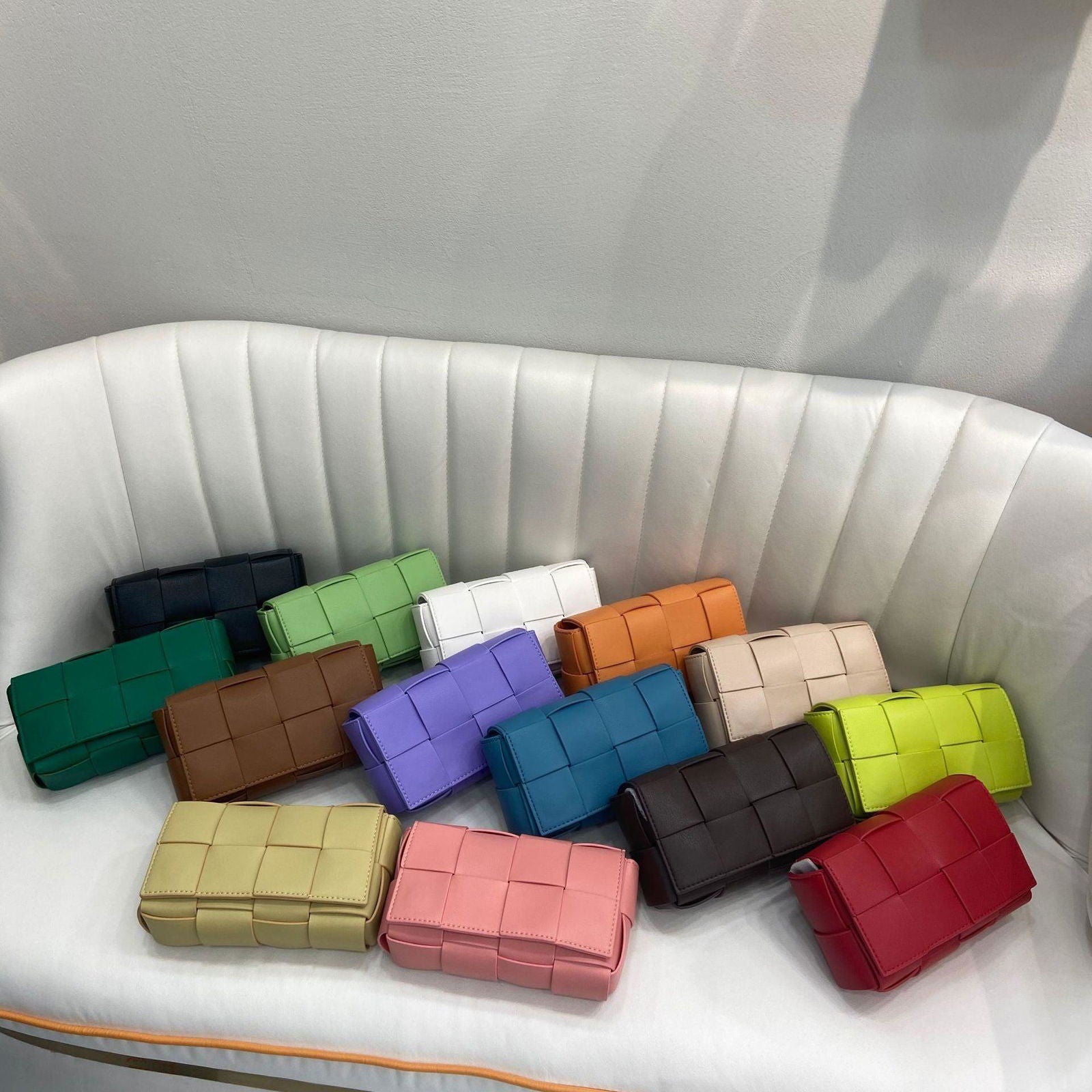 Fashion  Chain Crossbody Handbag - ShopEbonyMonique